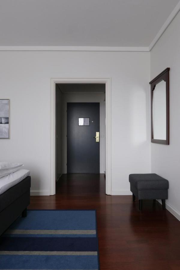 เฮลนัน เฟอนิกซ์ โฮเต็ล Hotel อัลบอร์ ภายนอก รูปภาพ