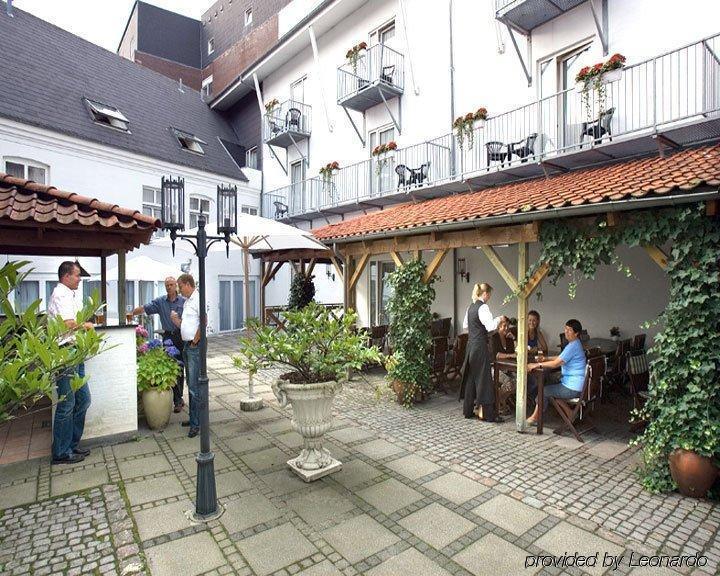 เฮลนัน เฟอนิกซ์ โฮเต็ล Hotel อัลบอร์ ร้านอาหาร รูปภาพ