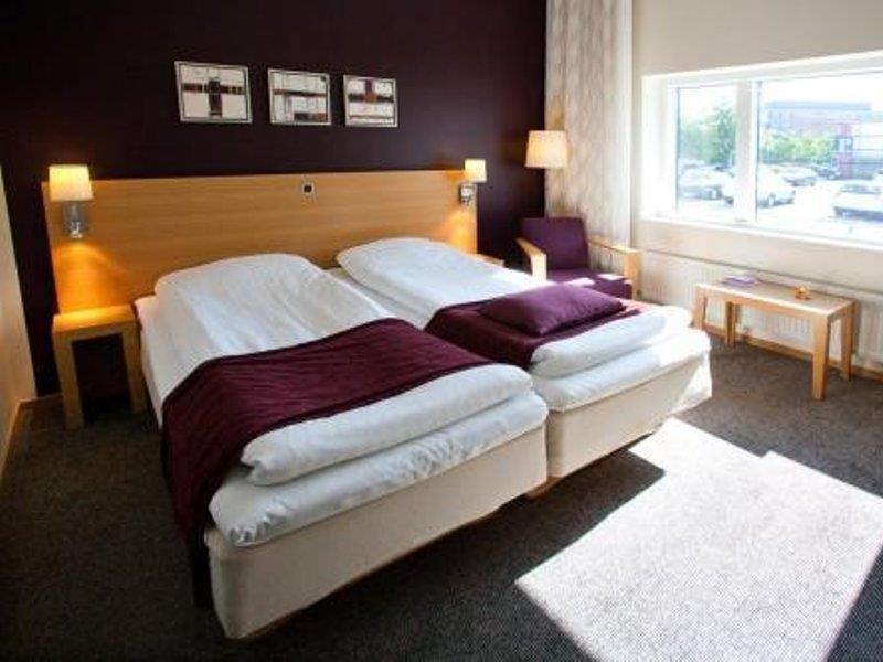 เฮลนัน เฟอนิกซ์ โฮเต็ล Hotel อัลบอร์ ภายนอก รูปภาพ